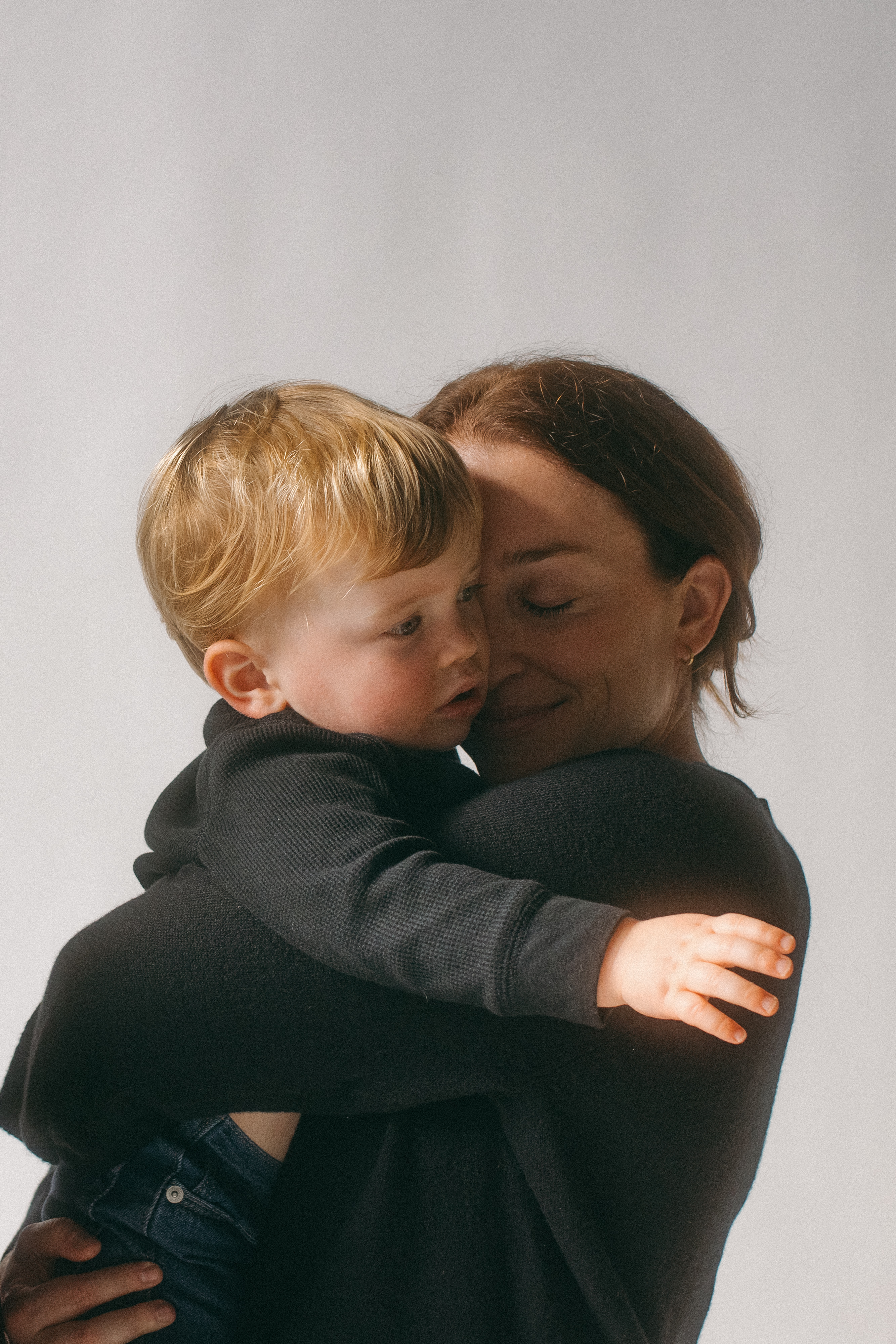 Motherhood photography by Amor Photo Co.